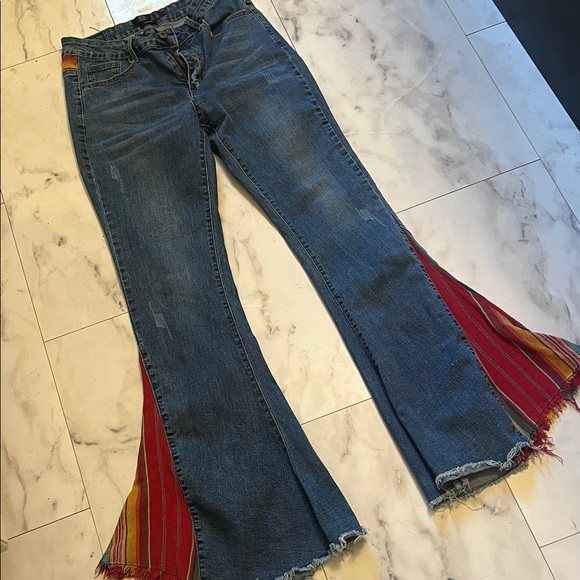 Sz 5 Chic Flare Jeans with Red and Blue Design - Picture 1 of 12